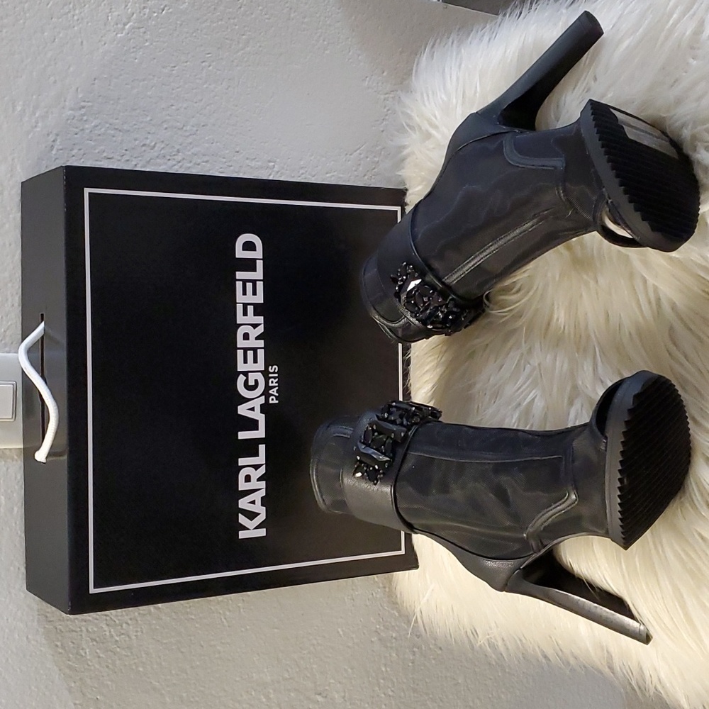 Women's shoes